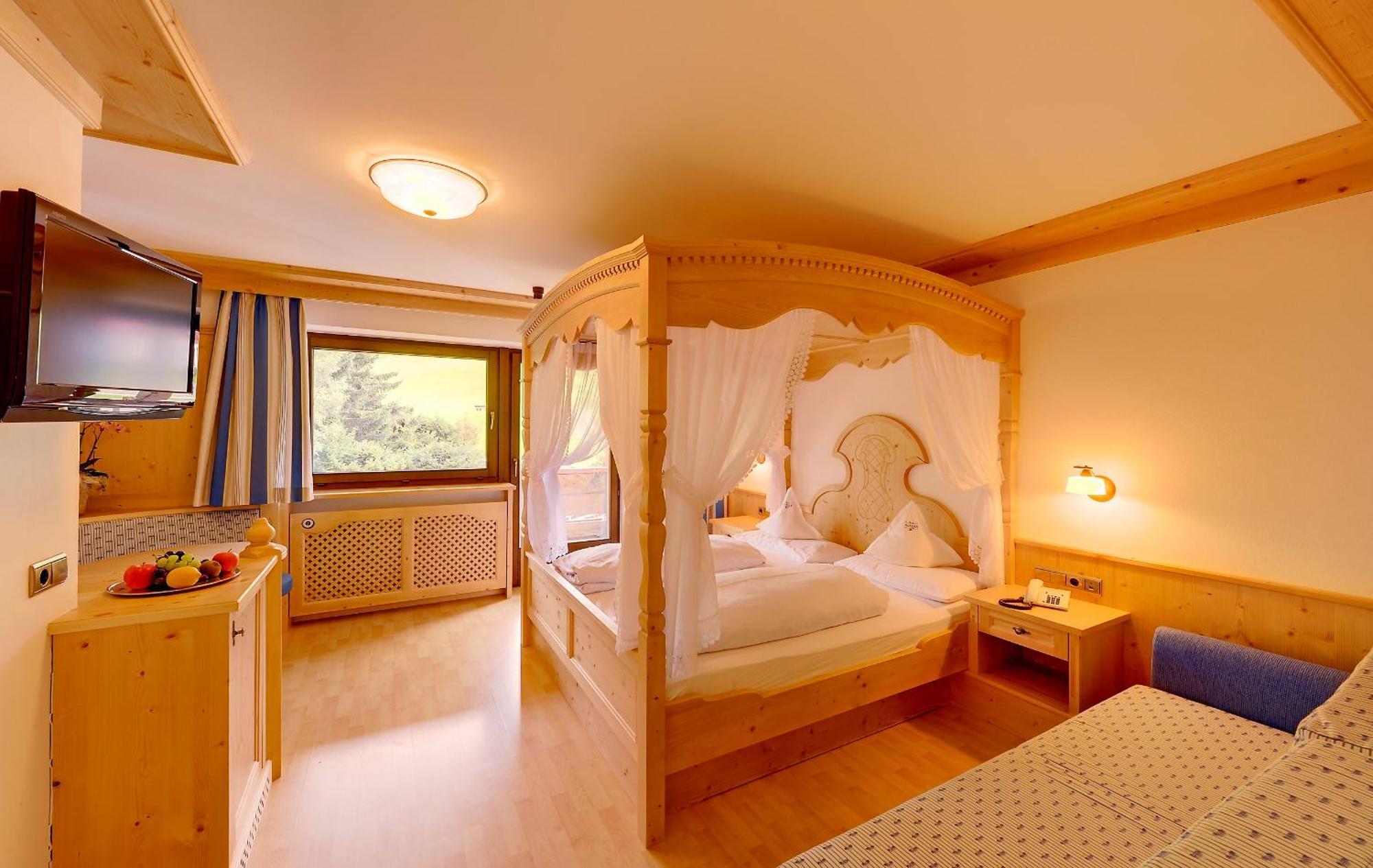 Hotel Alaska Selva di Val Gardena Phòng bức ảnh
