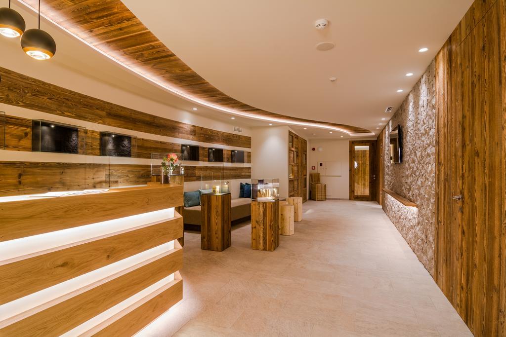 Hotel Alaska Selva di Val Gardena Ngoại thất bức ảnh