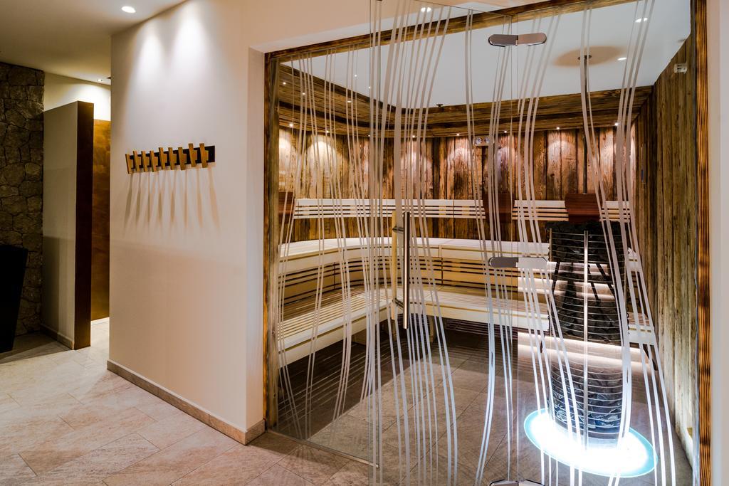 Hotel Alaska Selva di Val Gardena Ngoại thất bức ảnh
