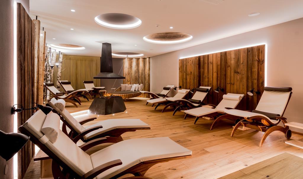 Hotel Alaska Selva di Val Gardena Ngoại thất bức ảnh