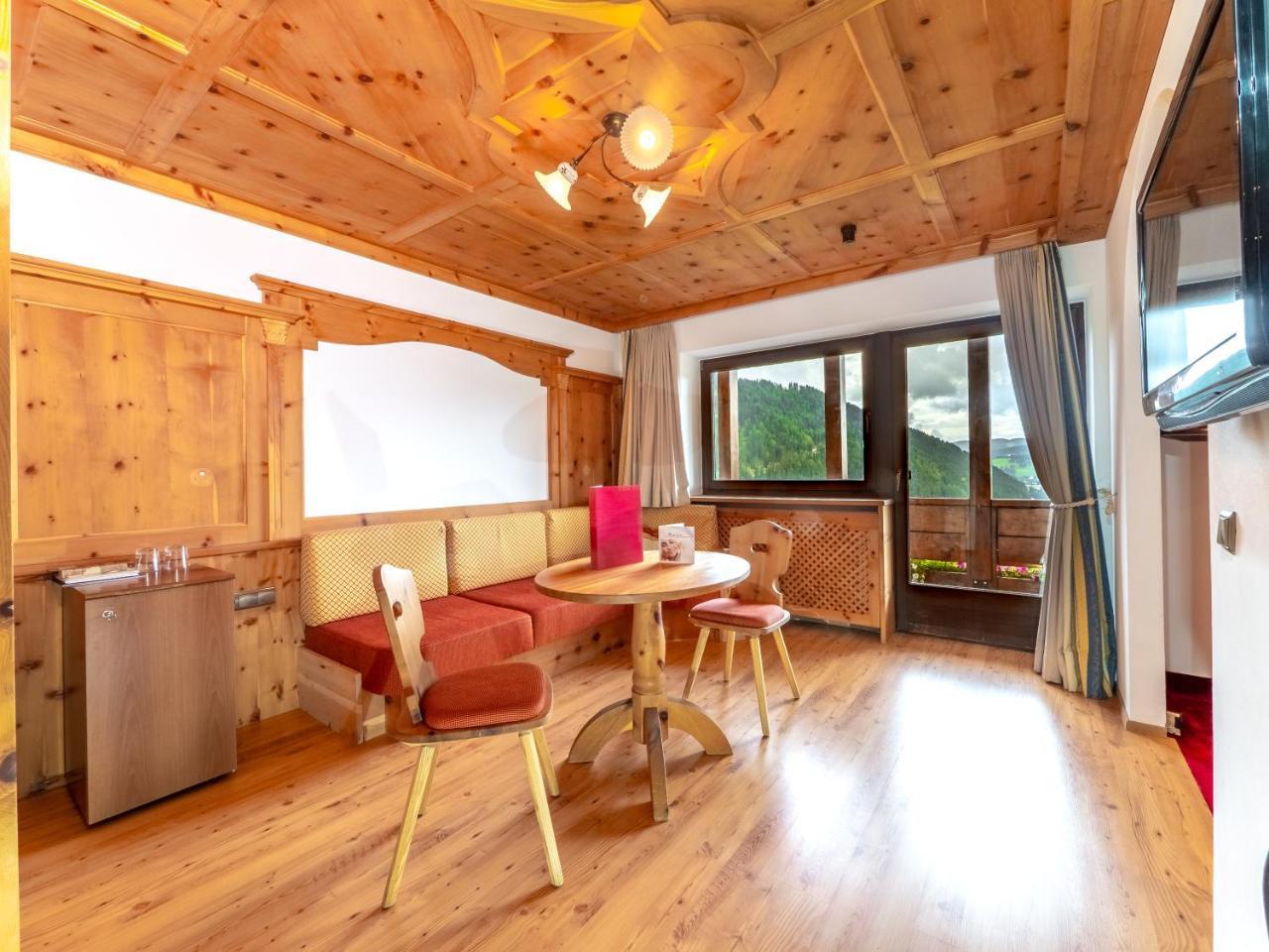 Hotel Alaska Selva di Val Gardena Ngoại thất bức ảnh