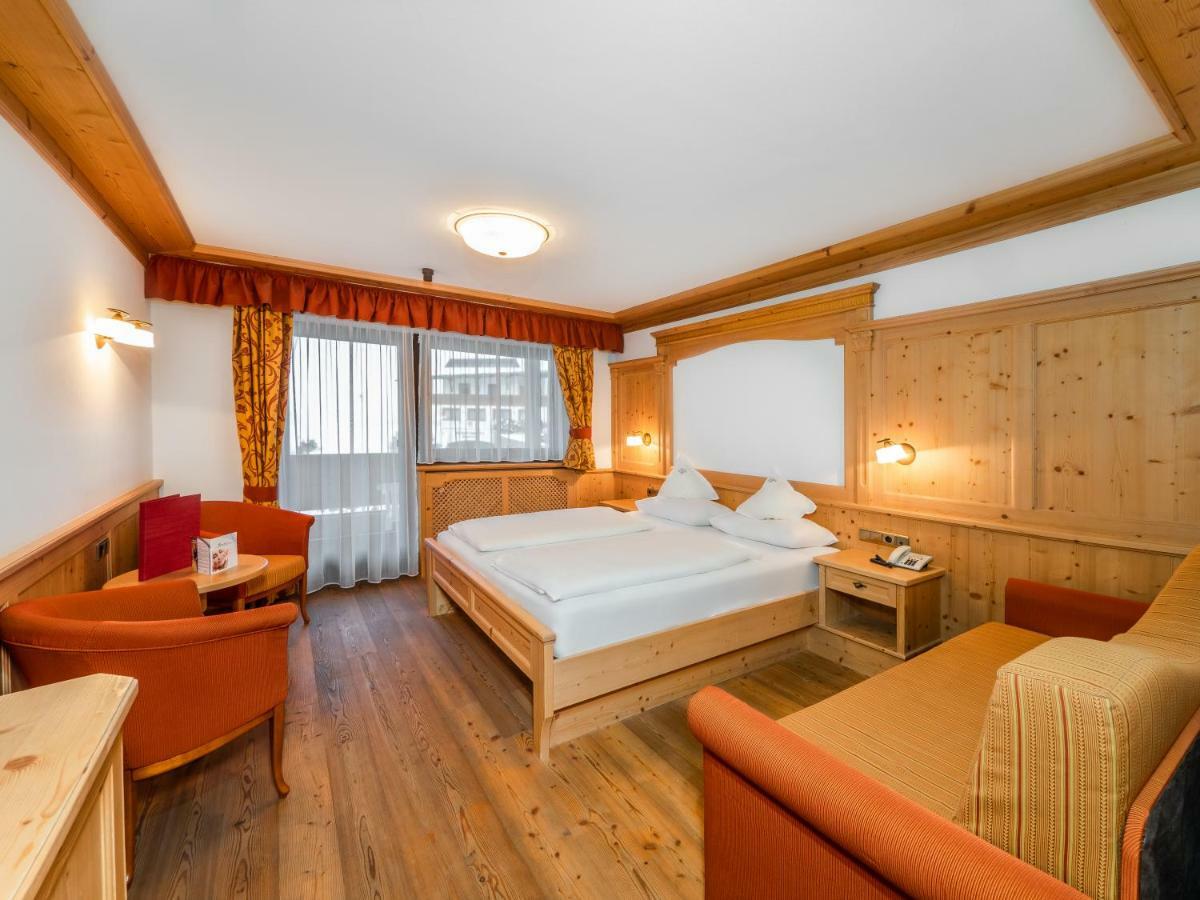 Hotel Alaska Selva di Val Gardena Ngoại thất bức ảnh