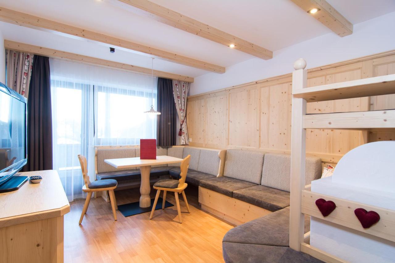 Hotel Alaska Selva di Val Gardena Ngoại thất bức ảnh